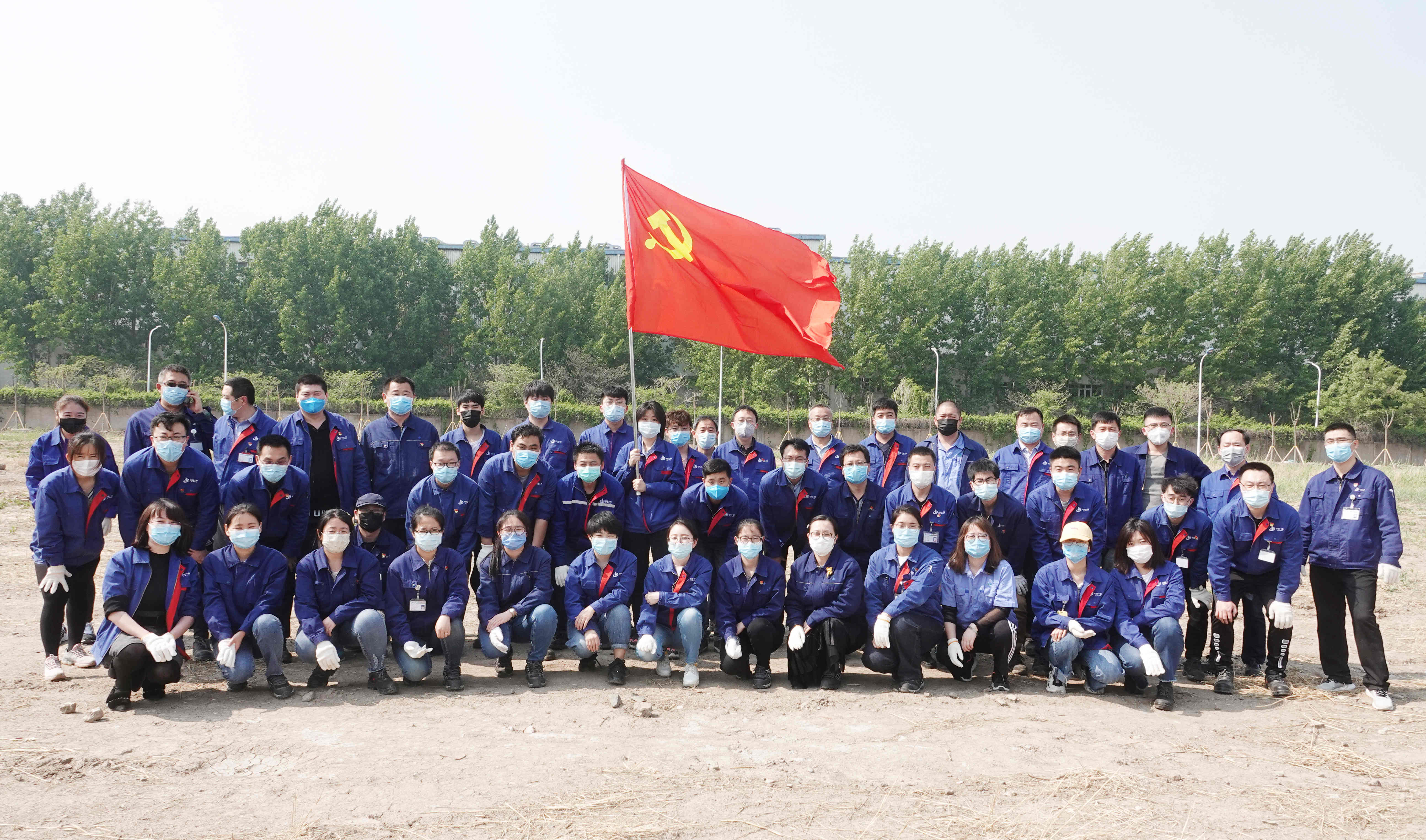 天津重工黨委開(kāi)展迎“五一”義務(wù)勞動(dòng)