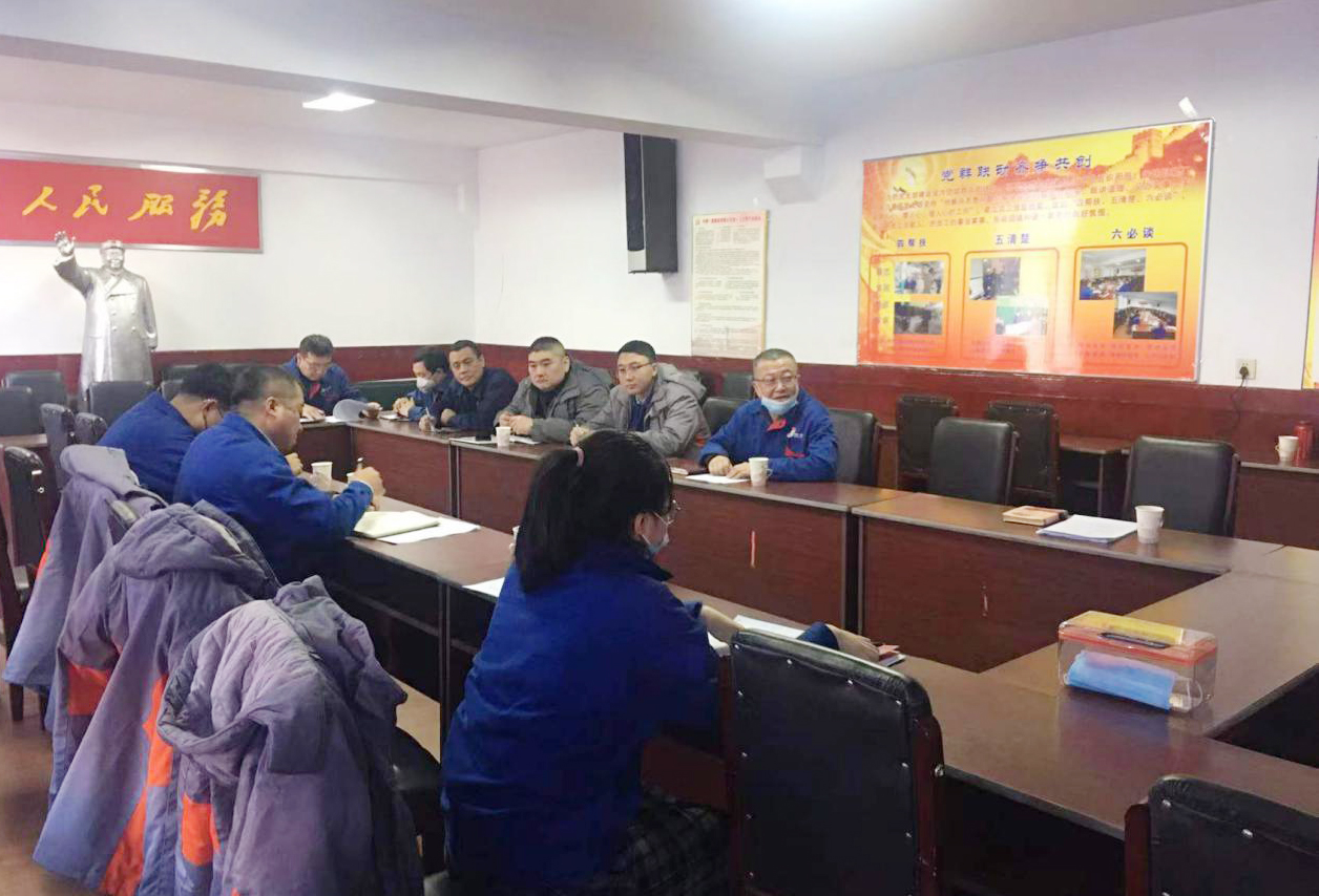 資產(chǎn)財(cái)務(wù)部黨支部與鑄鐵軋輥廠清理機(jī)加聯(lián)合黨支部開展黨建聯(lián)建活動(dòng)